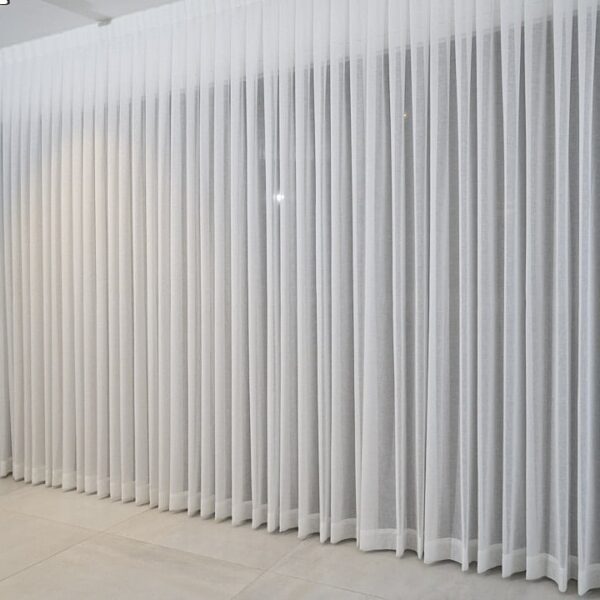 מסילה חשמלית עם שלט